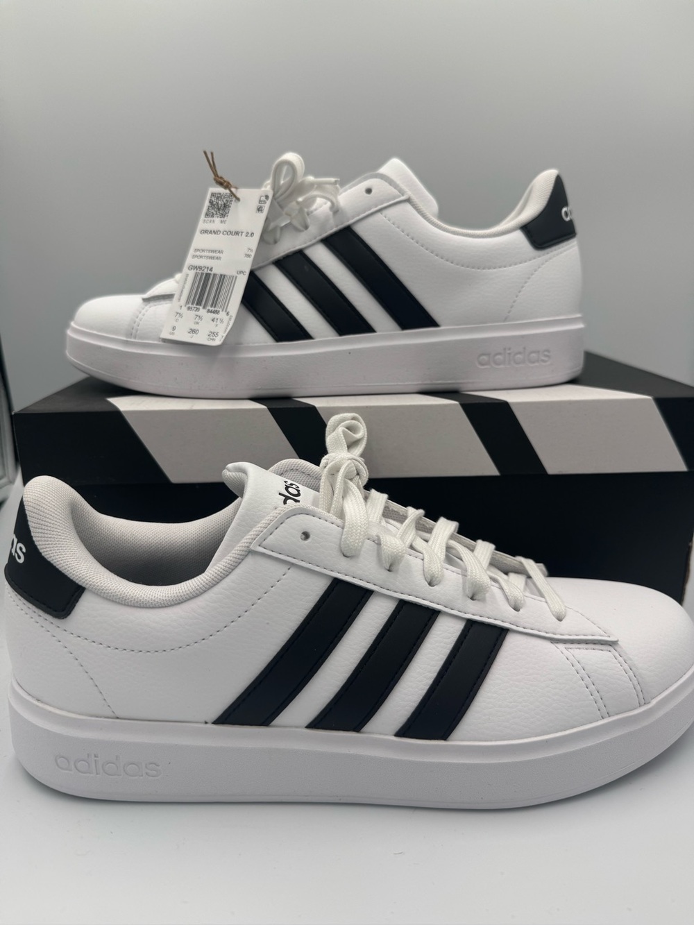 NWT! Adidas Grand Court 2.0 Women’s size 9, white/black, GW9214